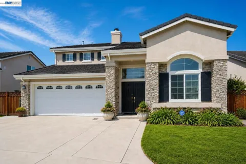 15100 Shining Star Ln