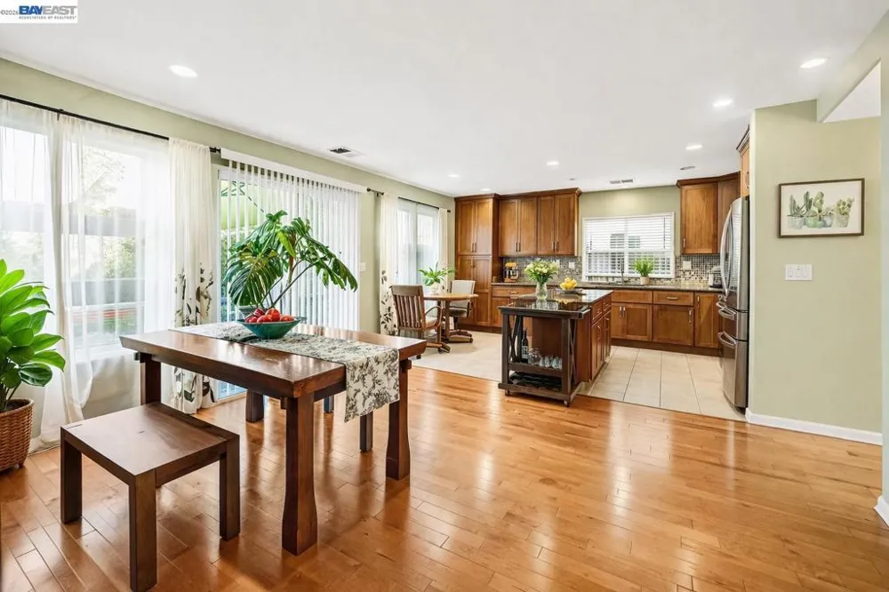 15100 Shining Star Ln San Leandro, CA 94579