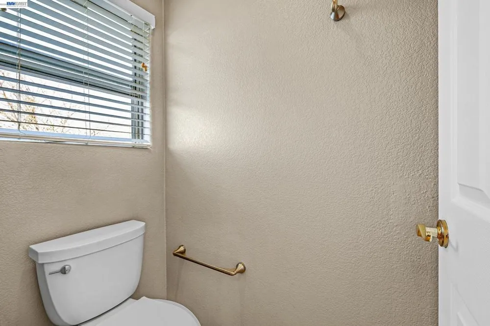 15100 Shining Star Ln San Leandro, CA 94579