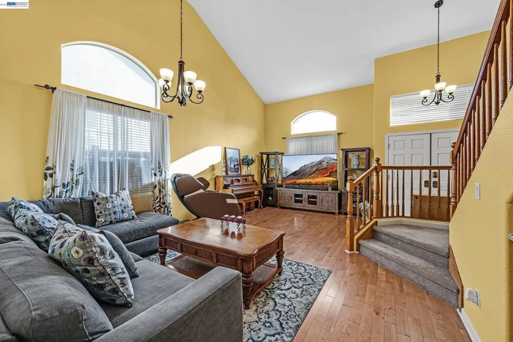 15100 Shining Star Ln San Leandro, CA 94579