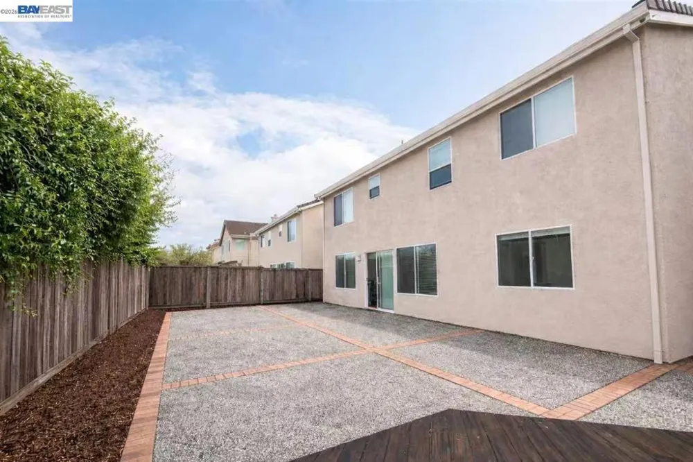 15100 Shining Star Ln San Leandro, CA 94579