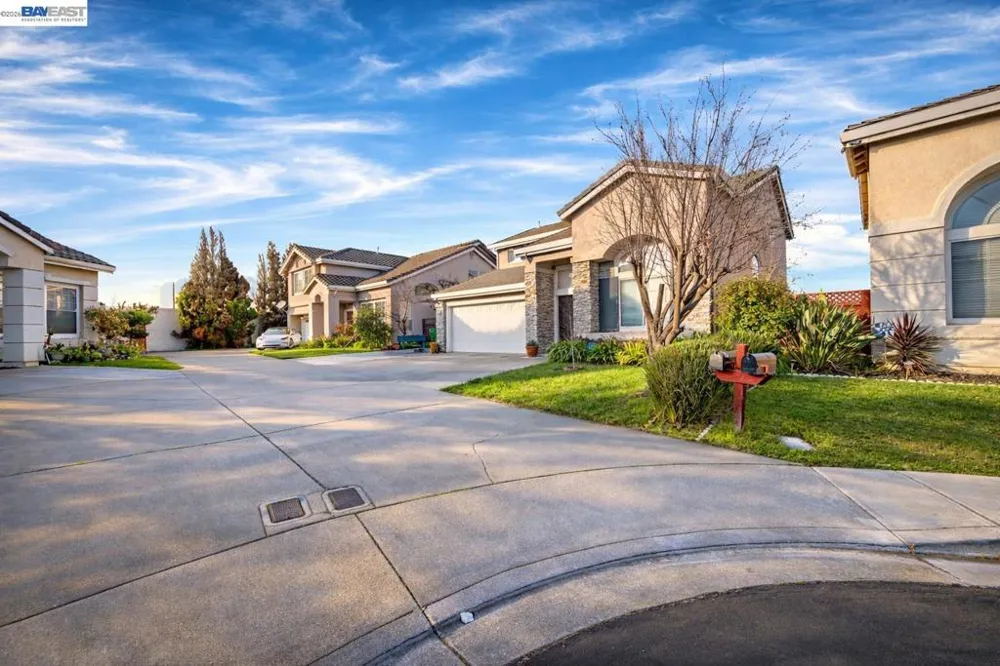 15100 Shining Star Ln San Leandro, CA 94579