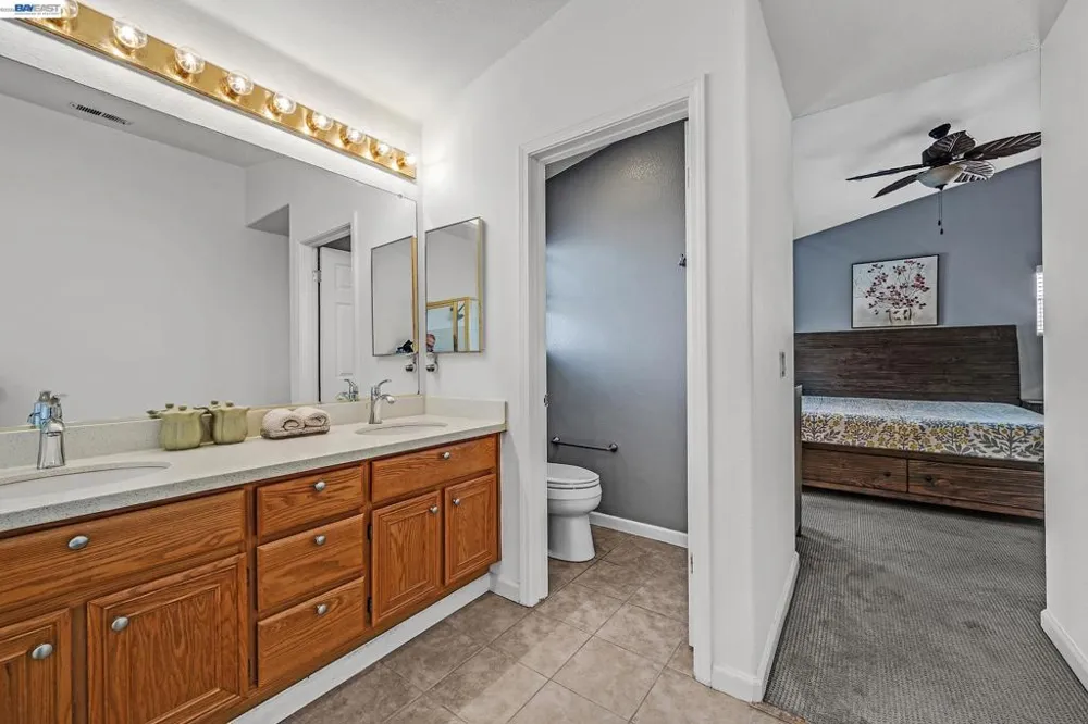 15100 Shining Star Ln San Leandro, CA 94579