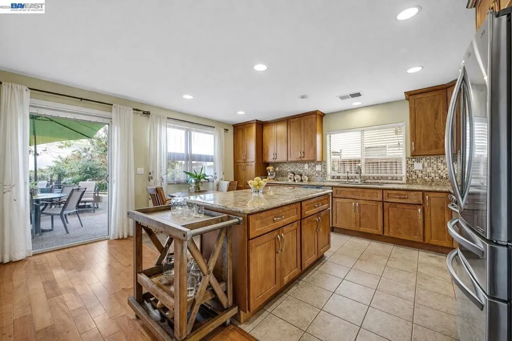 15100 Shining Star Ln San Leandro, CA 94579