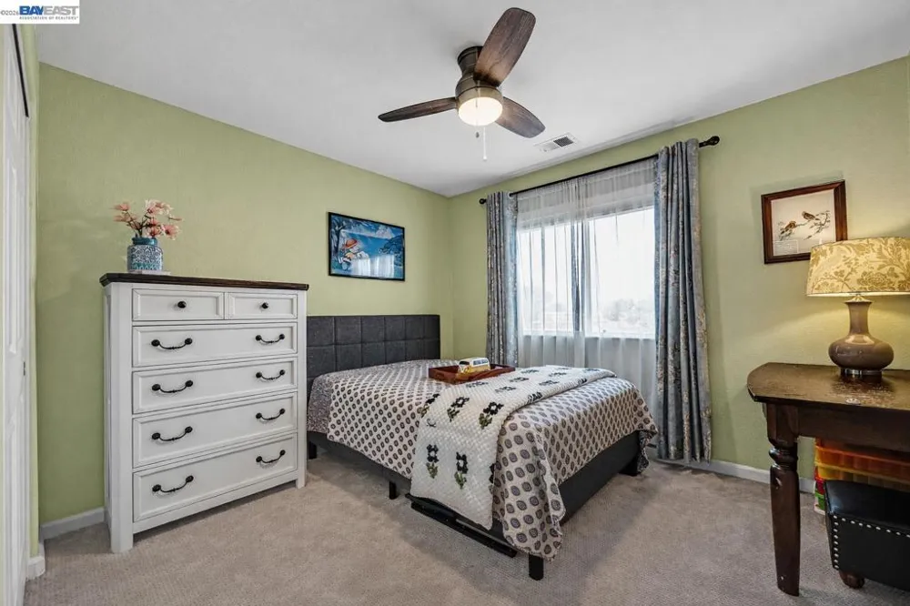 15100 Shining Star Ln San Leandro, CA 94579