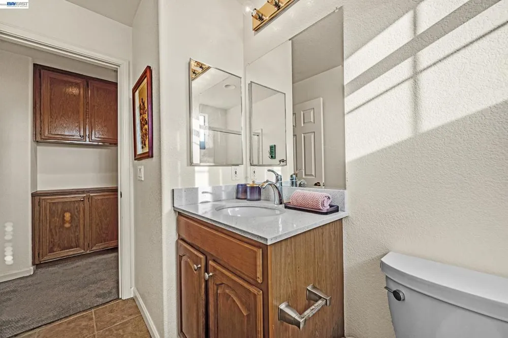 15100 Shining Star Ln San Leandro, CA 94579
