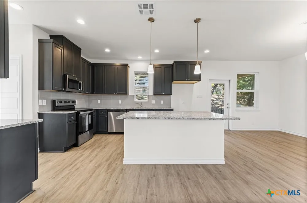 1130 Twin Deer Lane Canyon Lake, TX 78133