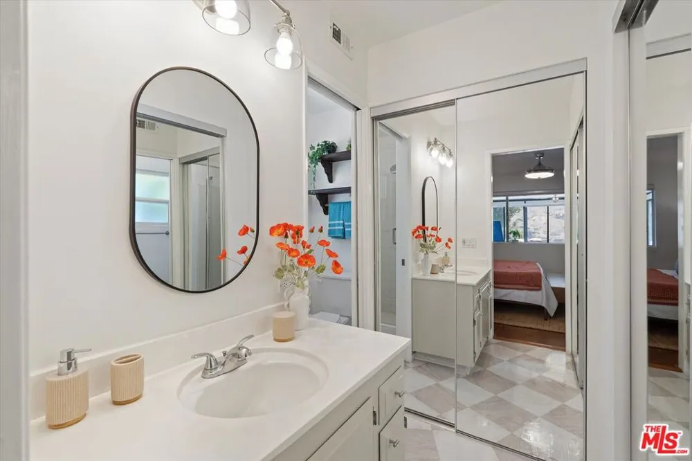8977 Riderwood Drive Sunland, CA 91040