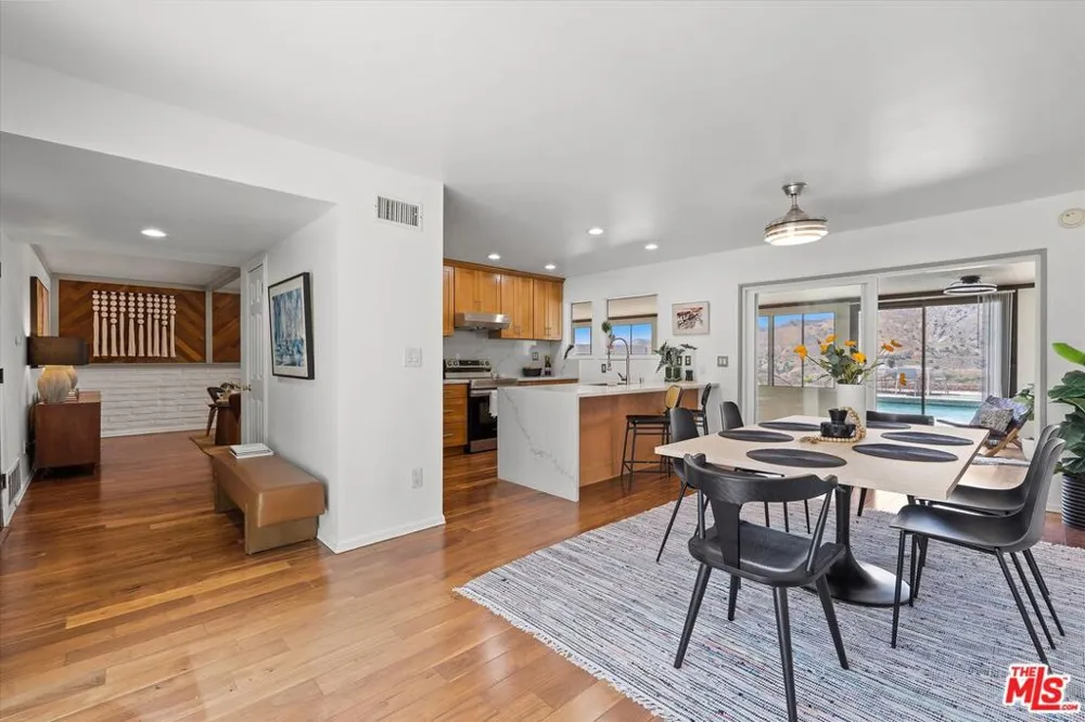 8977 Riderwood Drive Sunland, CA 91040