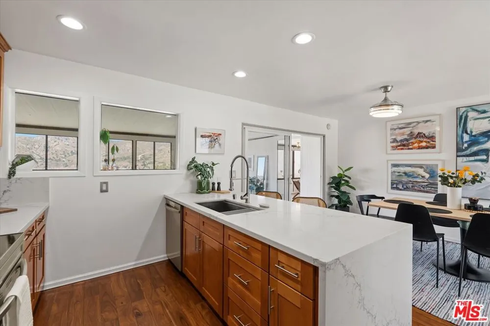 8977 Riderwood Drive Sunland, CA 91040