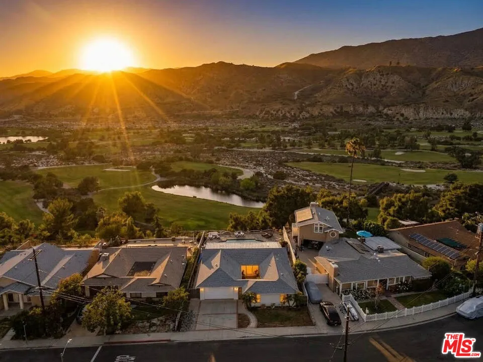 8977 Riderwood Drive Sunland, CA 91040
