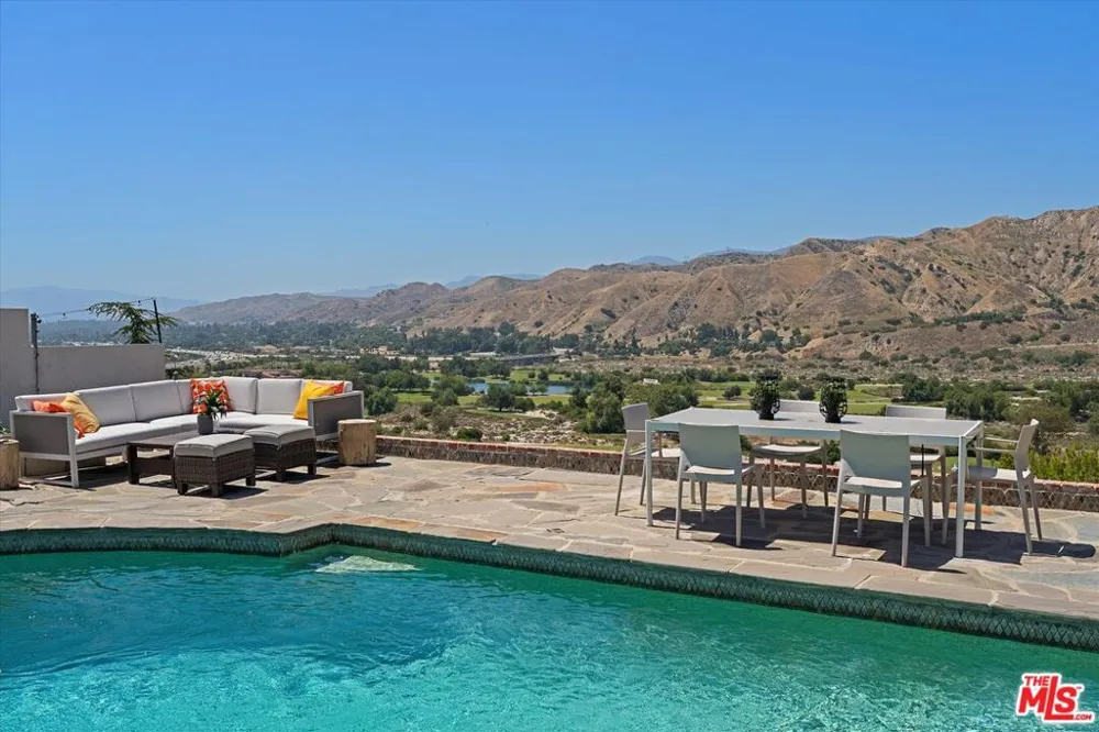 8977 Riderwood Drive Sunland, CA 91040