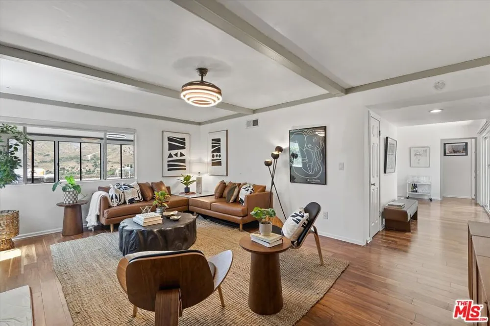 8977 Riderwood Drive Sunland, CA 91040