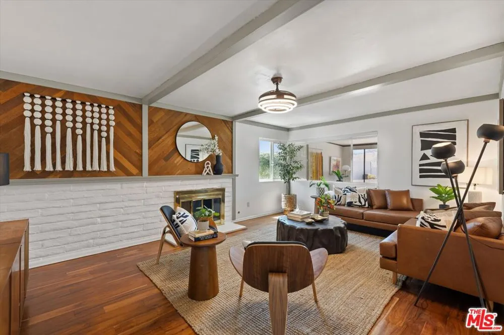 8977 Riderwood Drive Sunland, CA 91040
