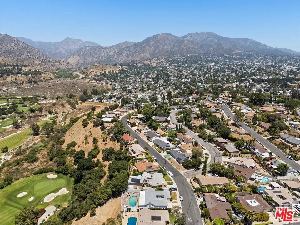 8977 Riderwood Drive Sunland, CA 91040