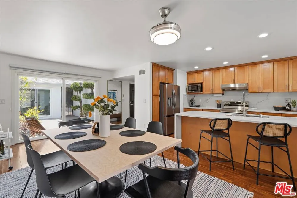 8977 Riderwood Drive Sunland, CA 91040
