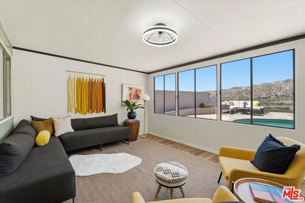 8977 Riderwood Drive Sunland, CA 91040