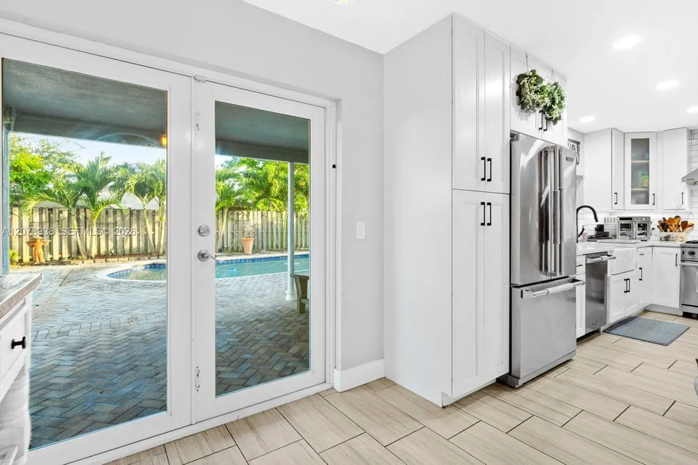 11660 NW 38th Pl Sunrise, FL 33323