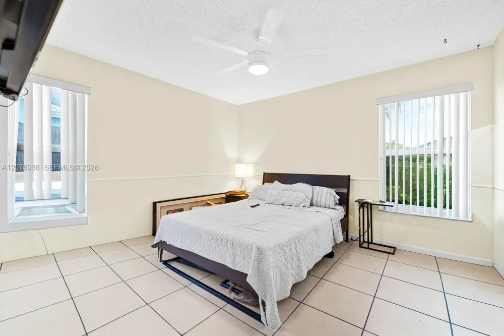 11660 NW 38th Pl Sunrise, FL 33323