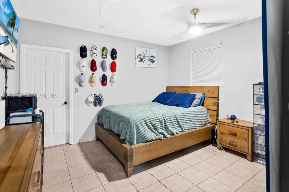 11660 NW 38th Pl Sunrise, FL 33323