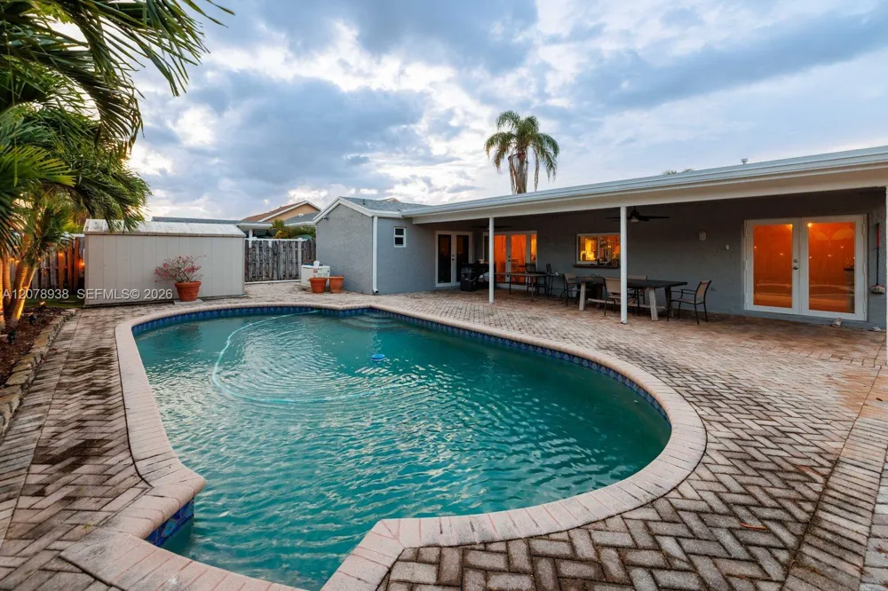 11660 NW 38th Pl Sunrise, FL 33323