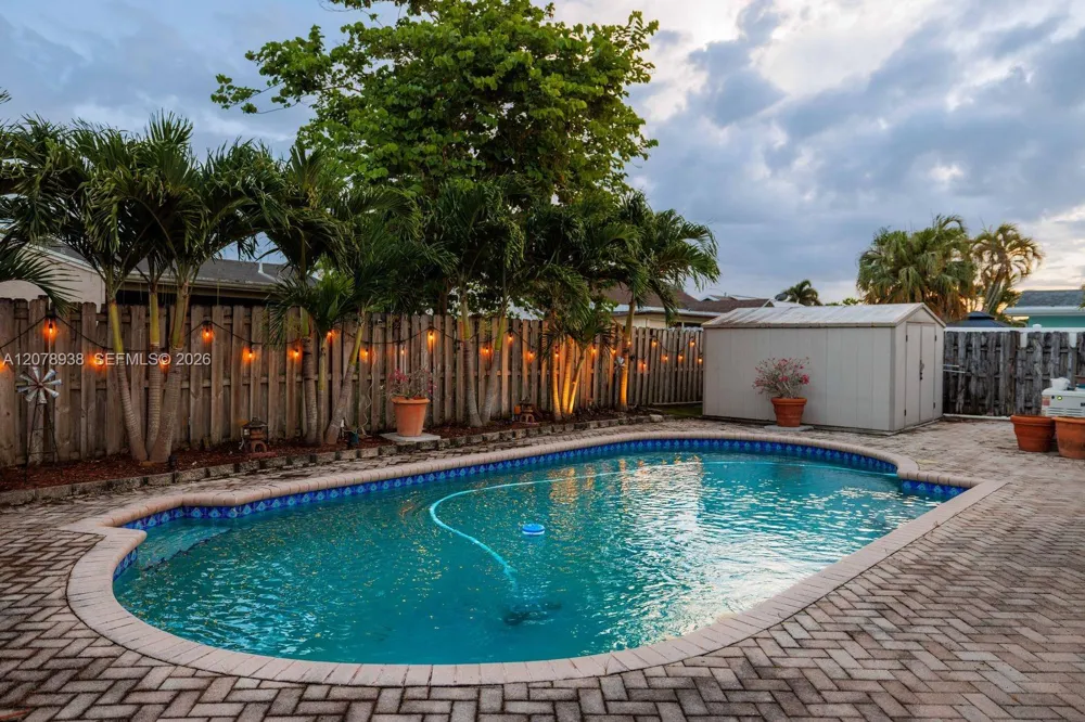 11660 NW 38th Pl Sunrise, FL 33323