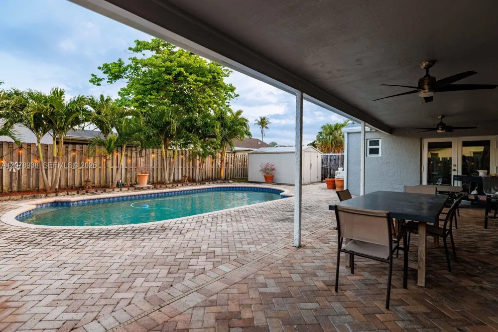 11660 NW 38th Pl Sunrise, FL 33323