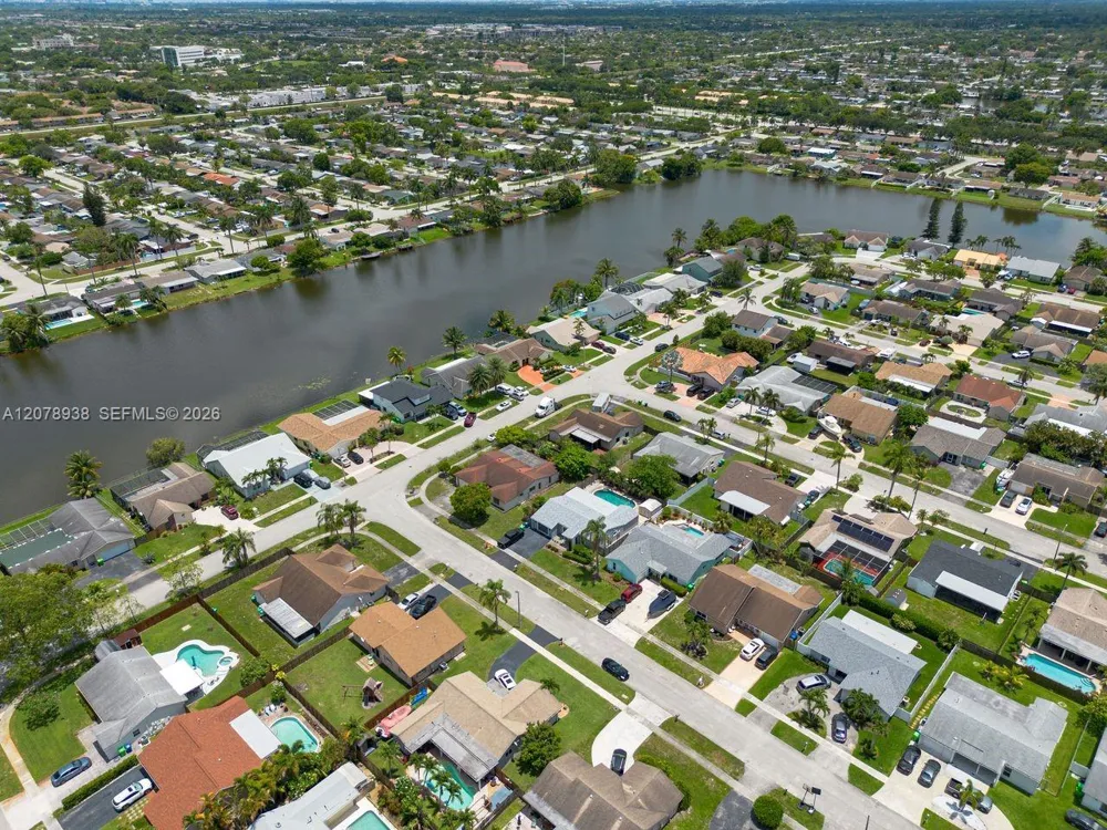 11660 NW 38th Pl Sunrise, FL 33323