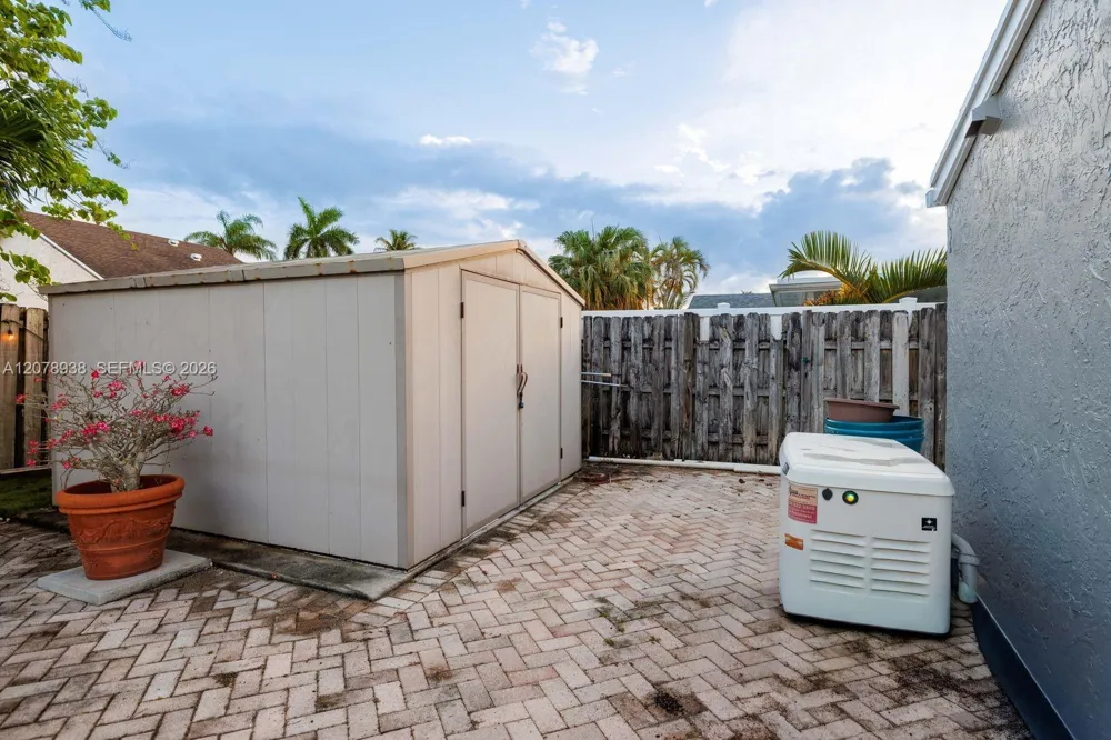 11660 NW 38th Pl Sunrise, FL 33323