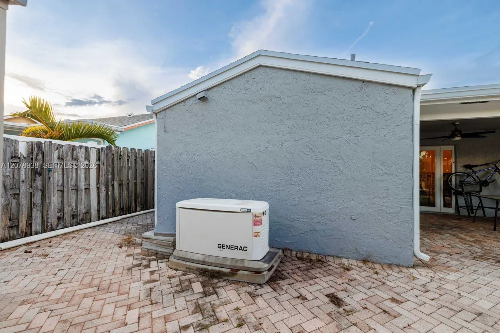 11660 NW 38th Pl Sunrise, FL 33323