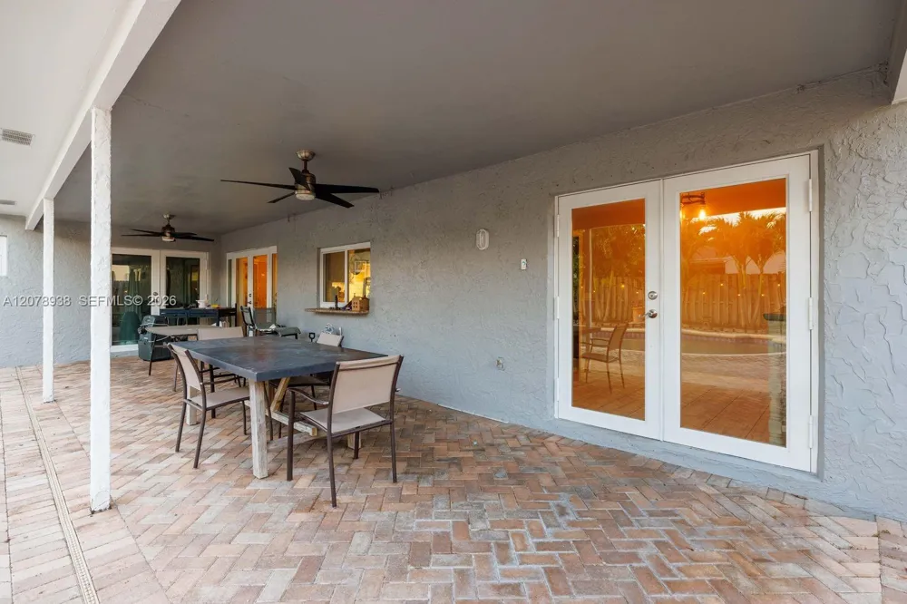 11660 NW 38th Pl Sunrise, FL 33323