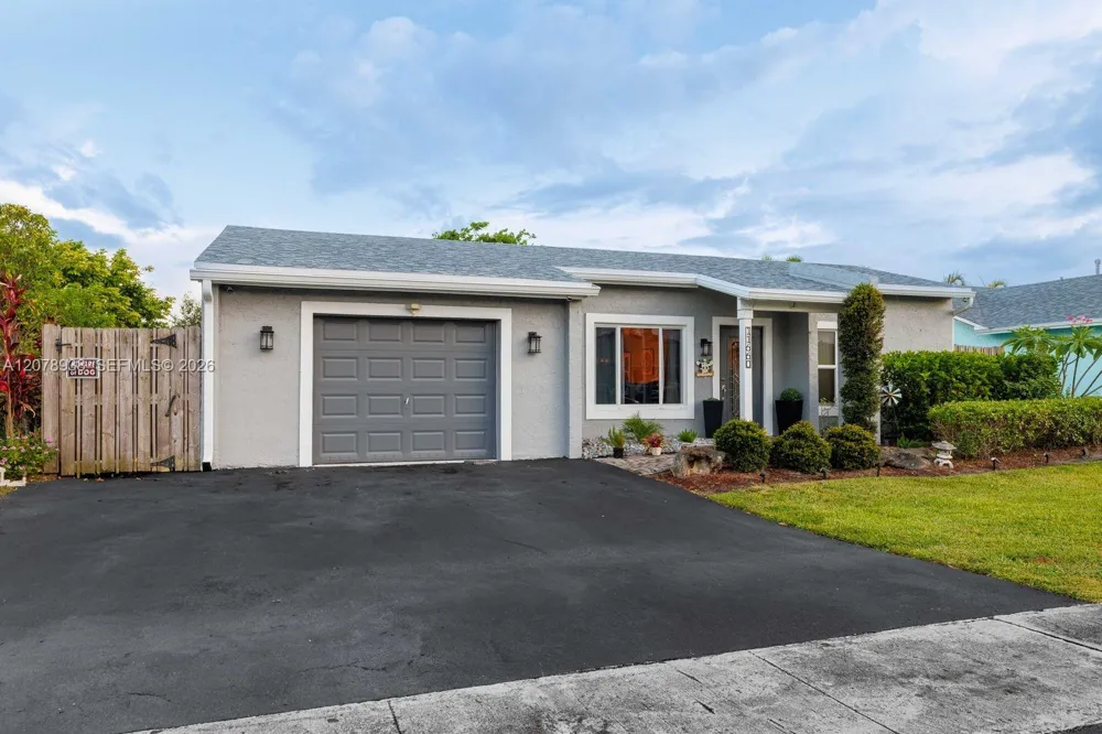 11660 NW 38th Pl Sunrise, FL 33323