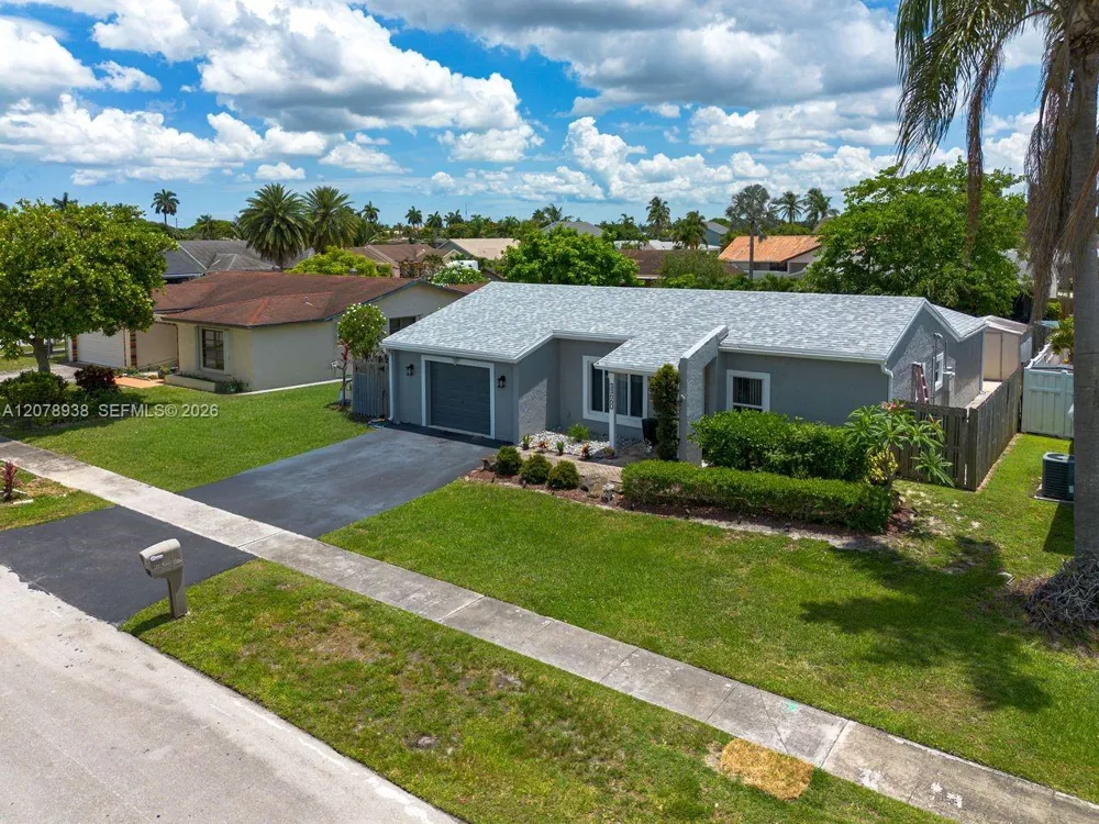 11660 NW 38th Pl Sunrise, FL 33323