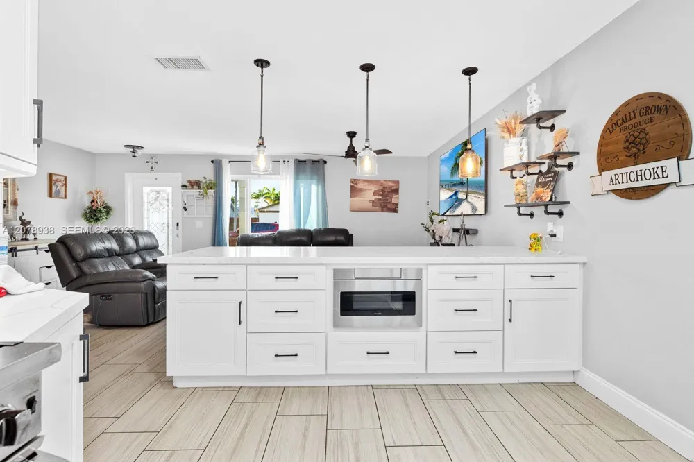 11660 NW 38th Pl Sunrise, FL 33323