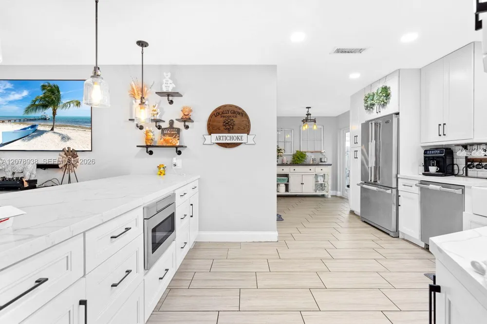 11660 NW 38th Pl Sunrise, FL 33323