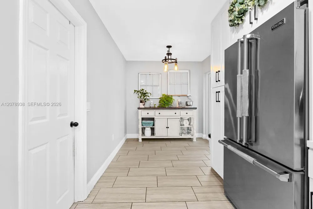 11660 NW 38th Pl Sunrise, FL 33323