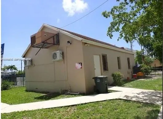 516 NW 4th Ave Hallandale Beach, FL 33009