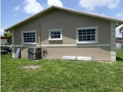 516 NW 4th Ave Hallandale Beach, FL 33009