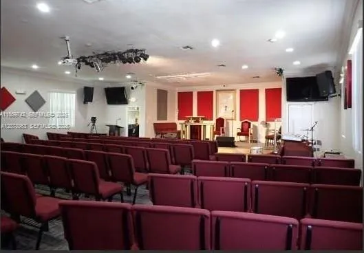 516 NW 4th Ave Hallandale Beach, FL 33009