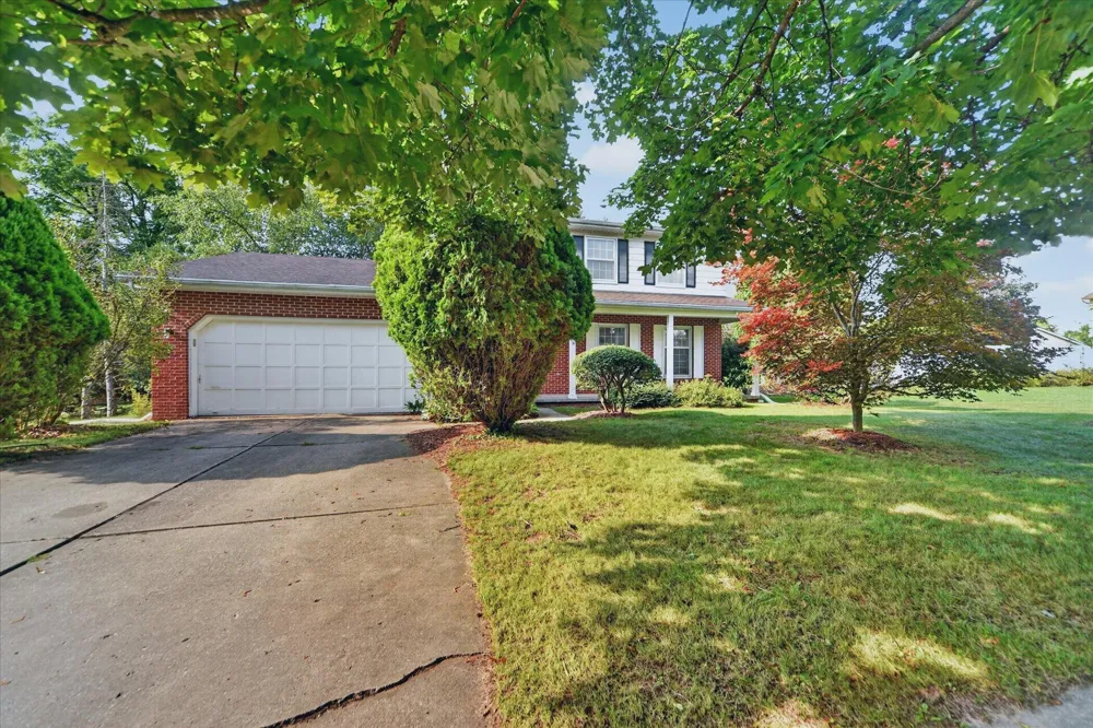 891 Moss Glen Circle Haslett, MI 48840