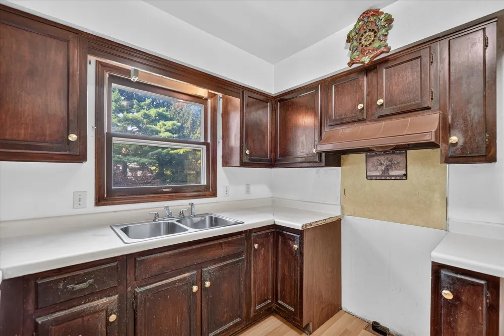 891 Moss Glen Circle Haslett, MI 48840