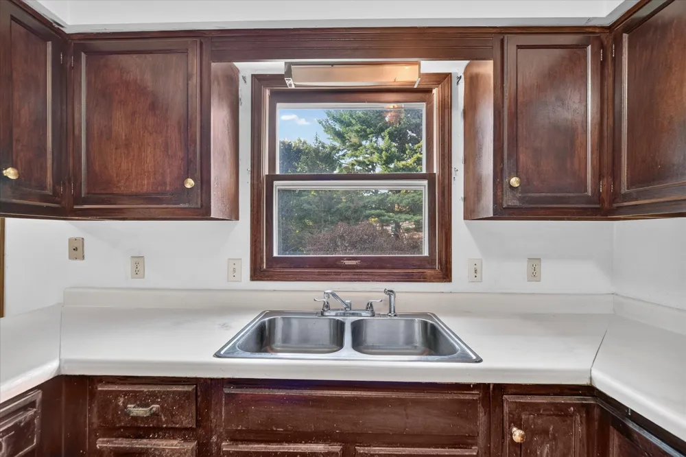 891 Moss Glen Circle Haslett, MI 48840