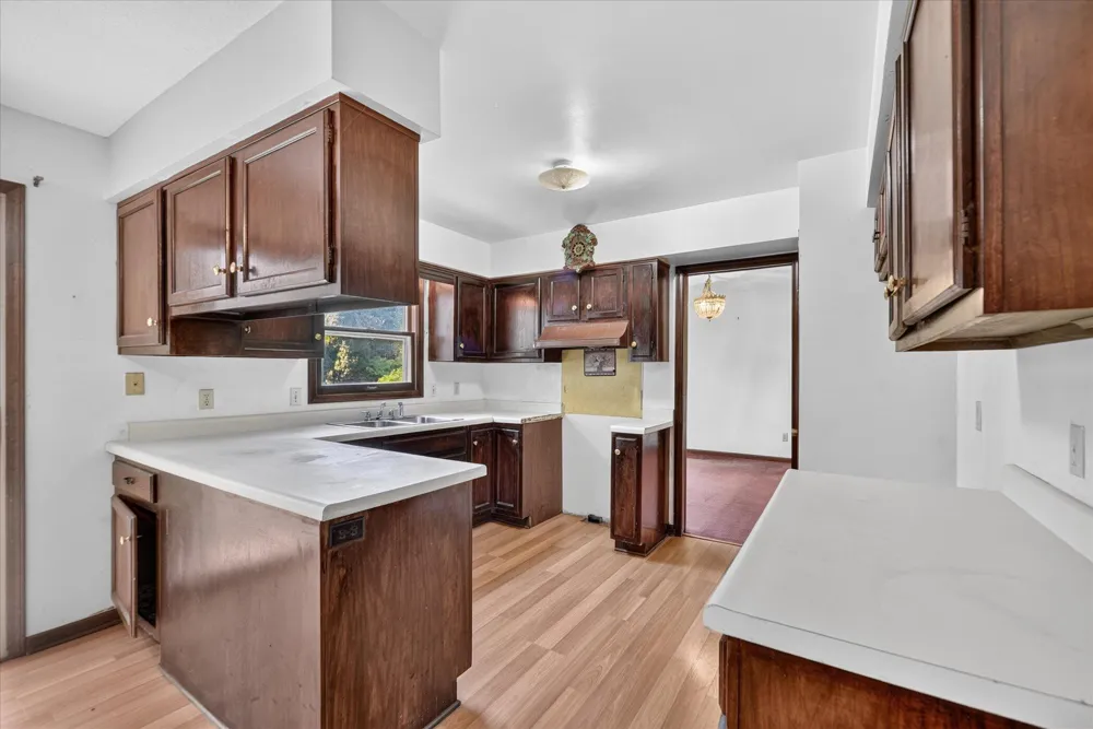 891 Moss Glen Circle Haslett, MI 48840