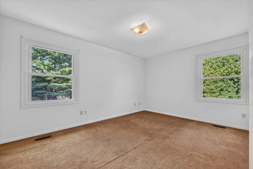 891 Moss Glen Circle Haslett, MI 48840
