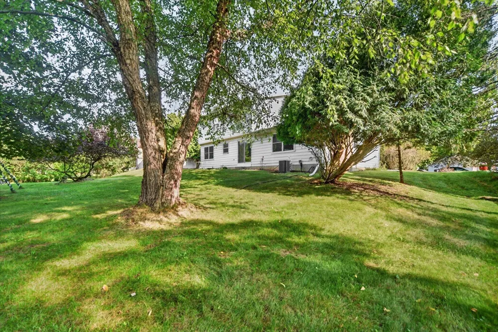 891 Moss Glen Circle Haslett, MI 48840