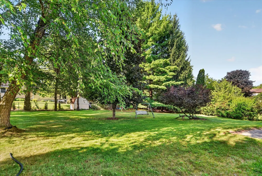 891 Moss Glen Circle Haslett, MI 48840