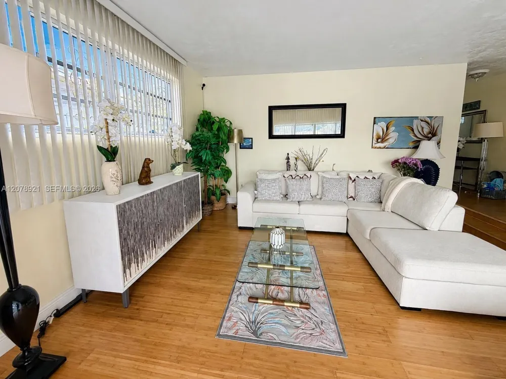 1820 NW 172nd Ter Miami Gardens, FL 33056