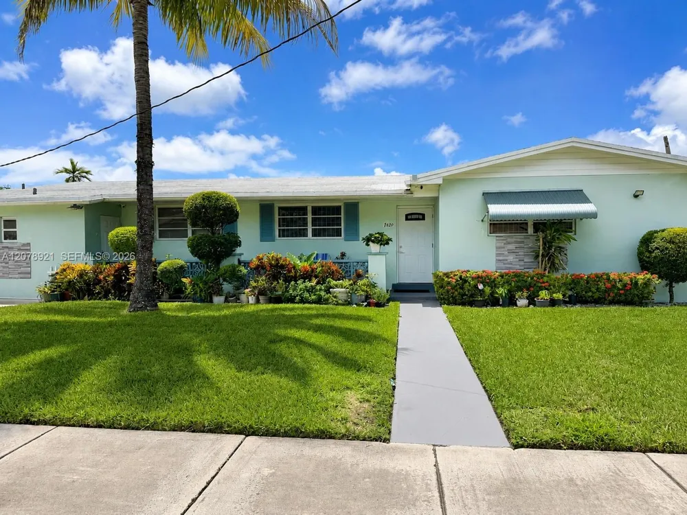 1820 NW 172nd Ter Miami Gardens, FL 33056