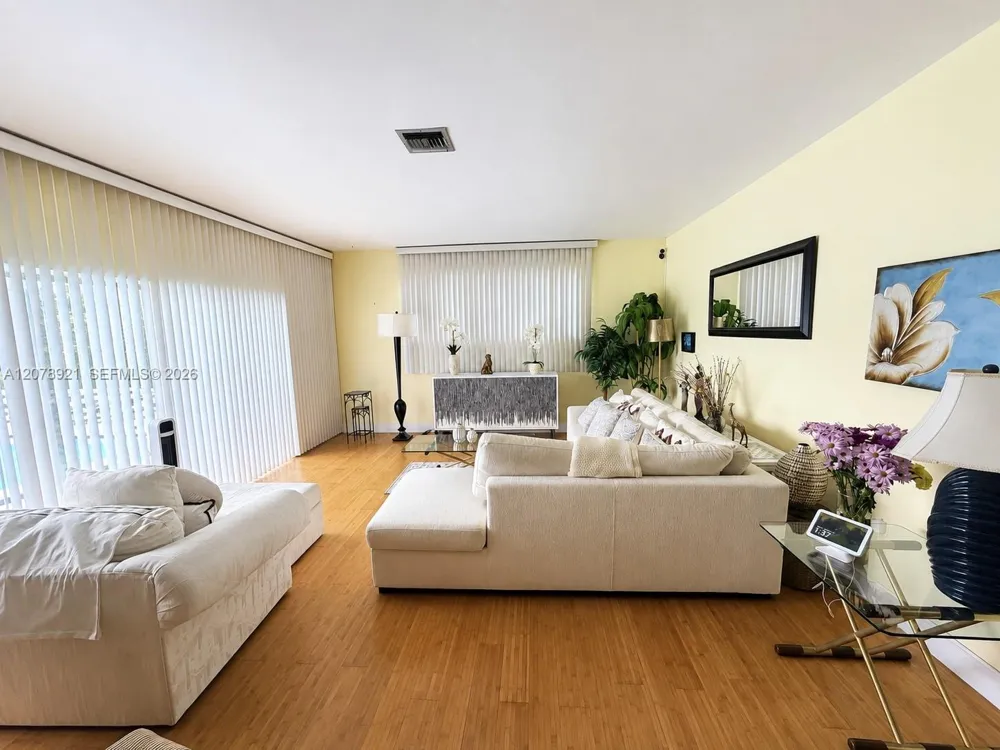 1820 NW 172nd Ter Miami Gardens, FL 33056