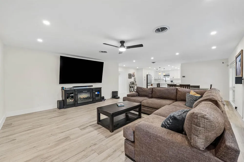648 SW 3RD STREET Boca Raton, FL 33486
